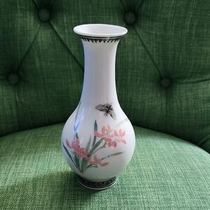 Vintage Liling Kiln fine porcelain bud vase from China
